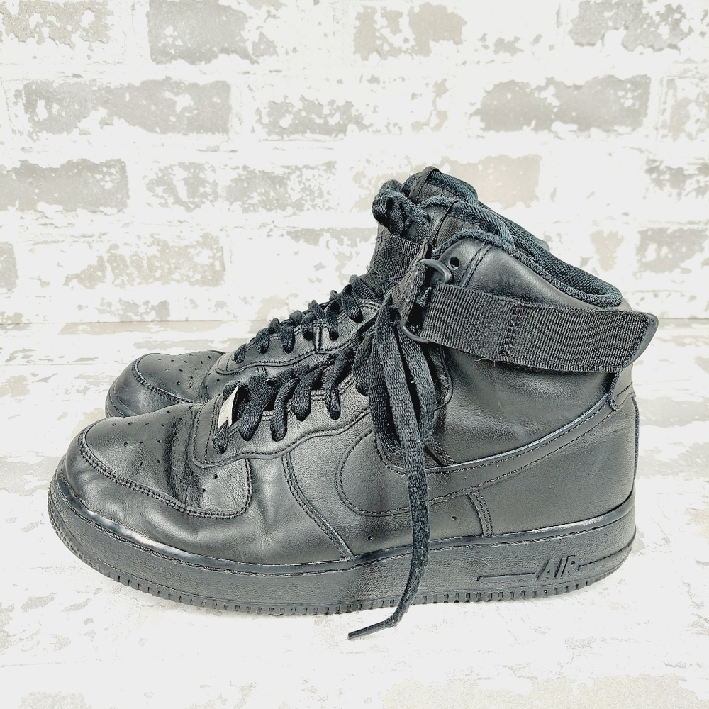 Nike  Black AF1 Air Force Lace-Up High Boots K404